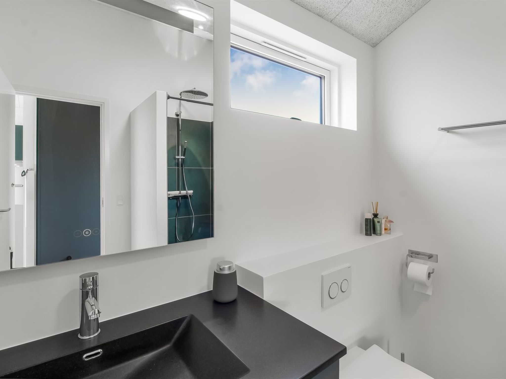 "Junis" - 900m from the sea - Binnen