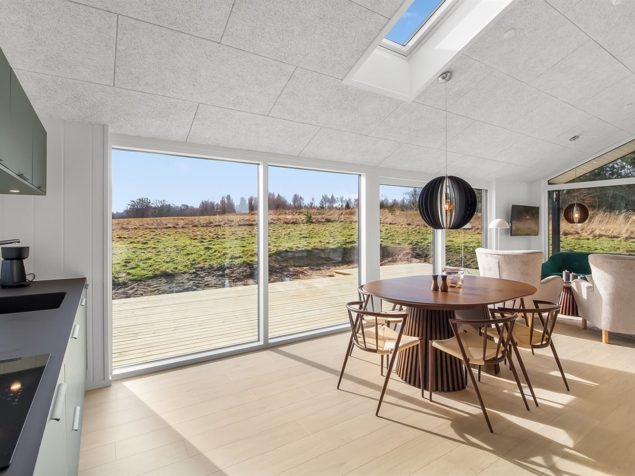 "Junis" - 900m from the sea - Binnen