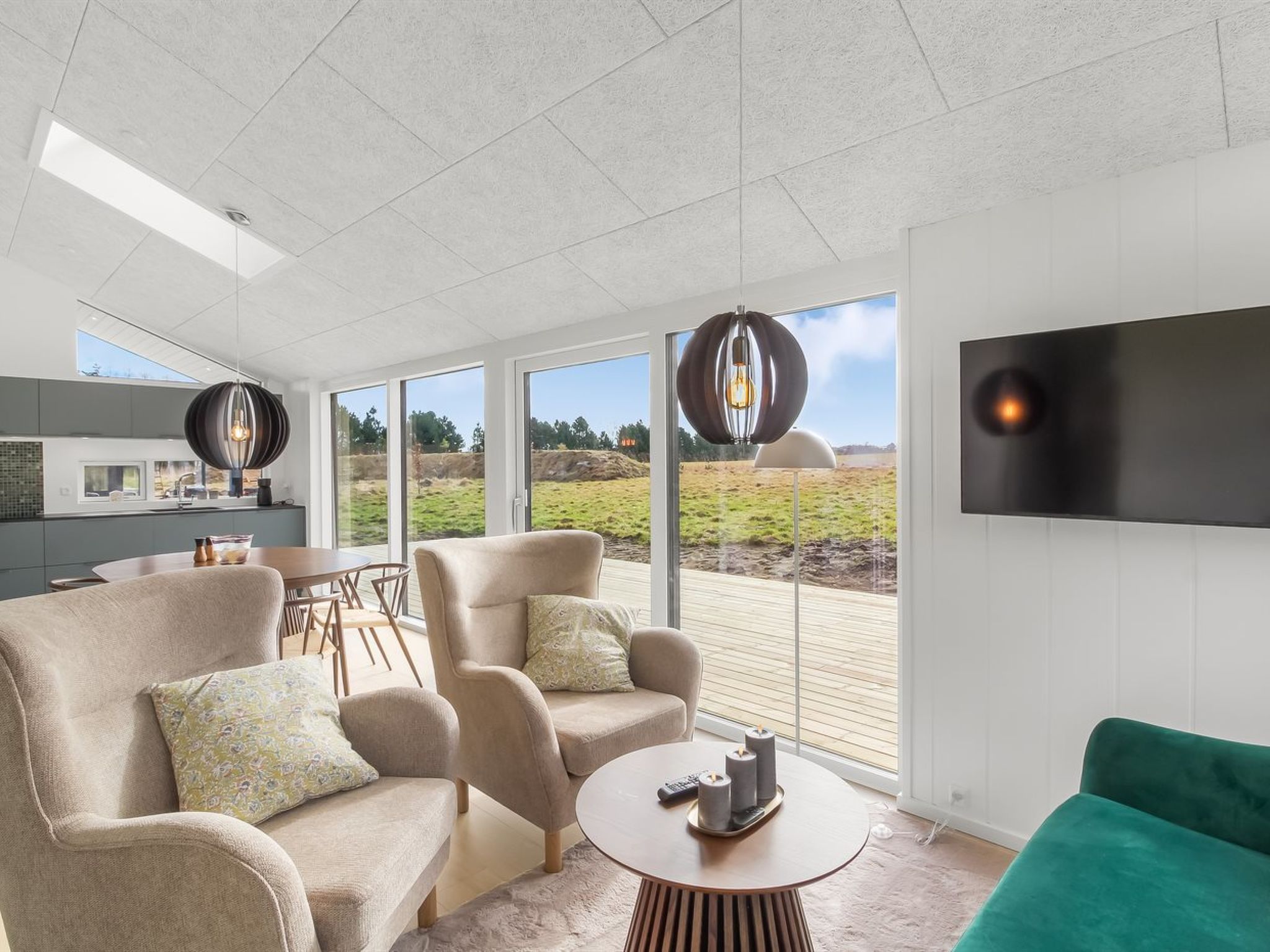 "Junis" - 900m from the sea - Binnen