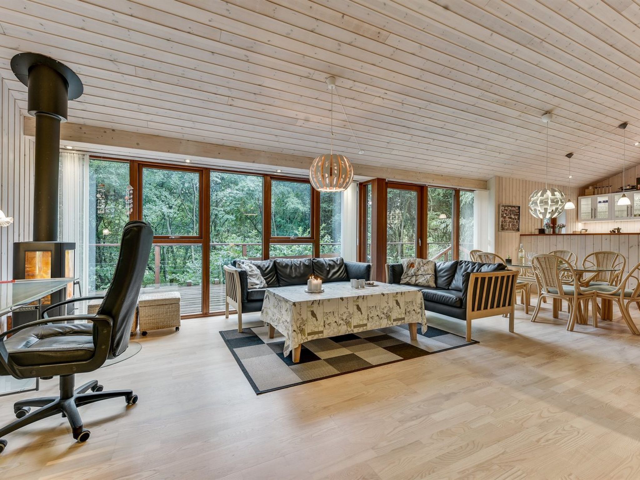 "Nelie" - 40km from the sea - Binnen