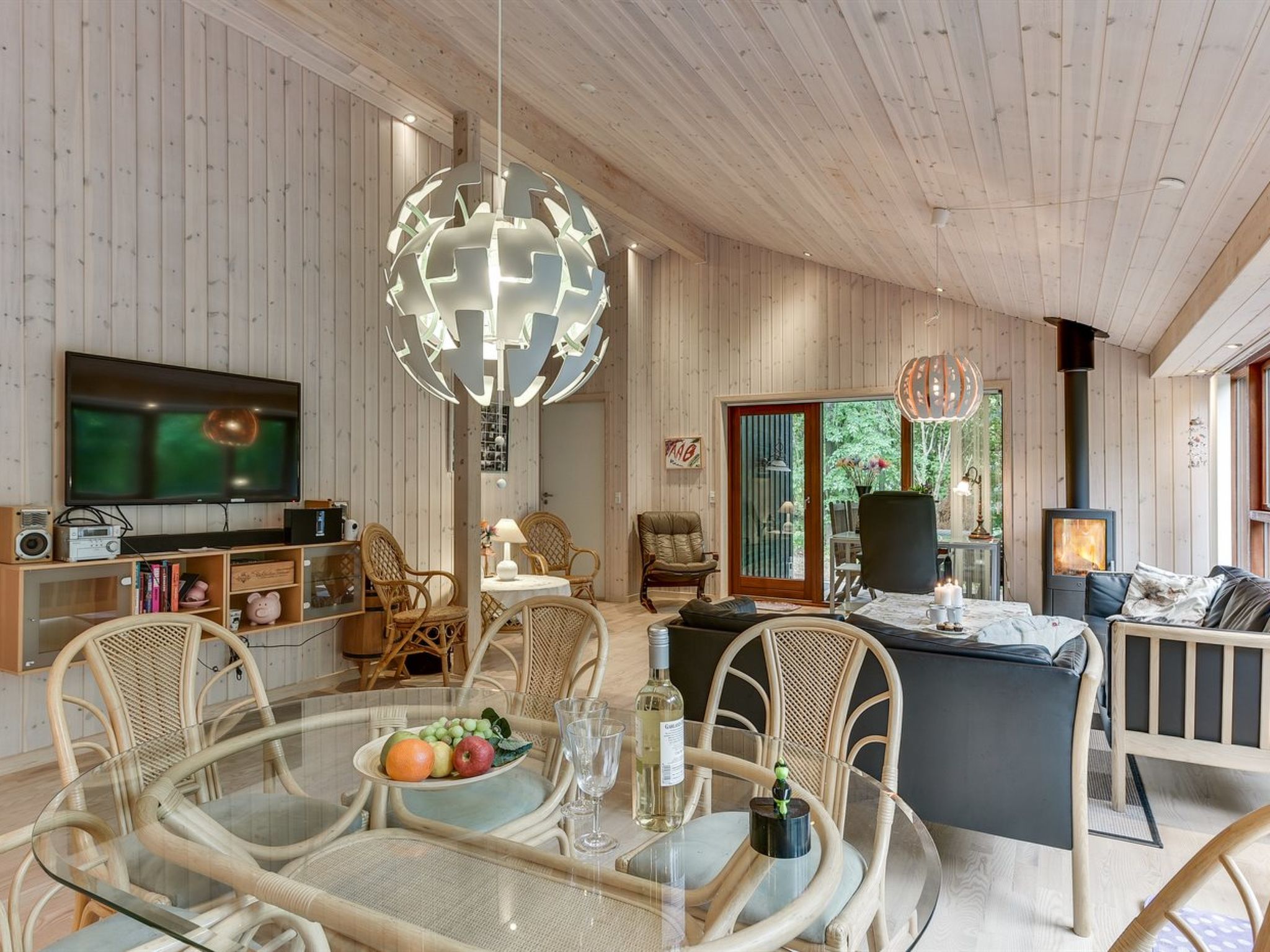 "Nelie" - 40km from the sea - Binnen