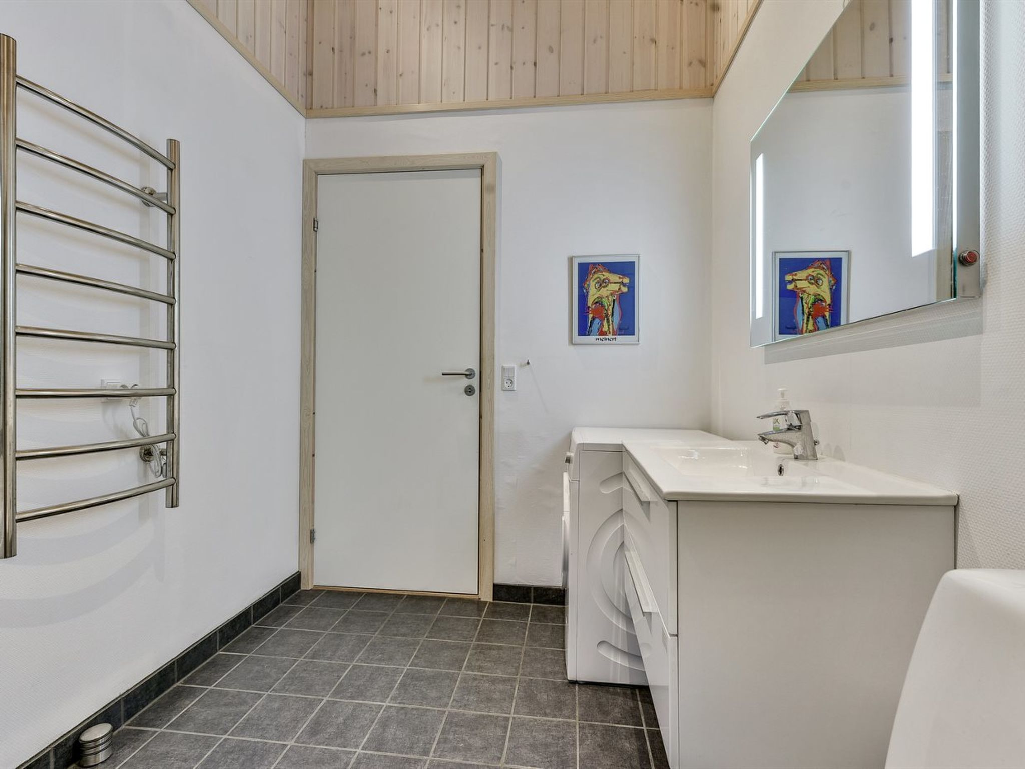 "Nelie" - 40km from the sea - Binnen