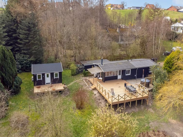Vakantiehuis met whirlpool in Løgstrup op 400m van zee in Løgstrup
