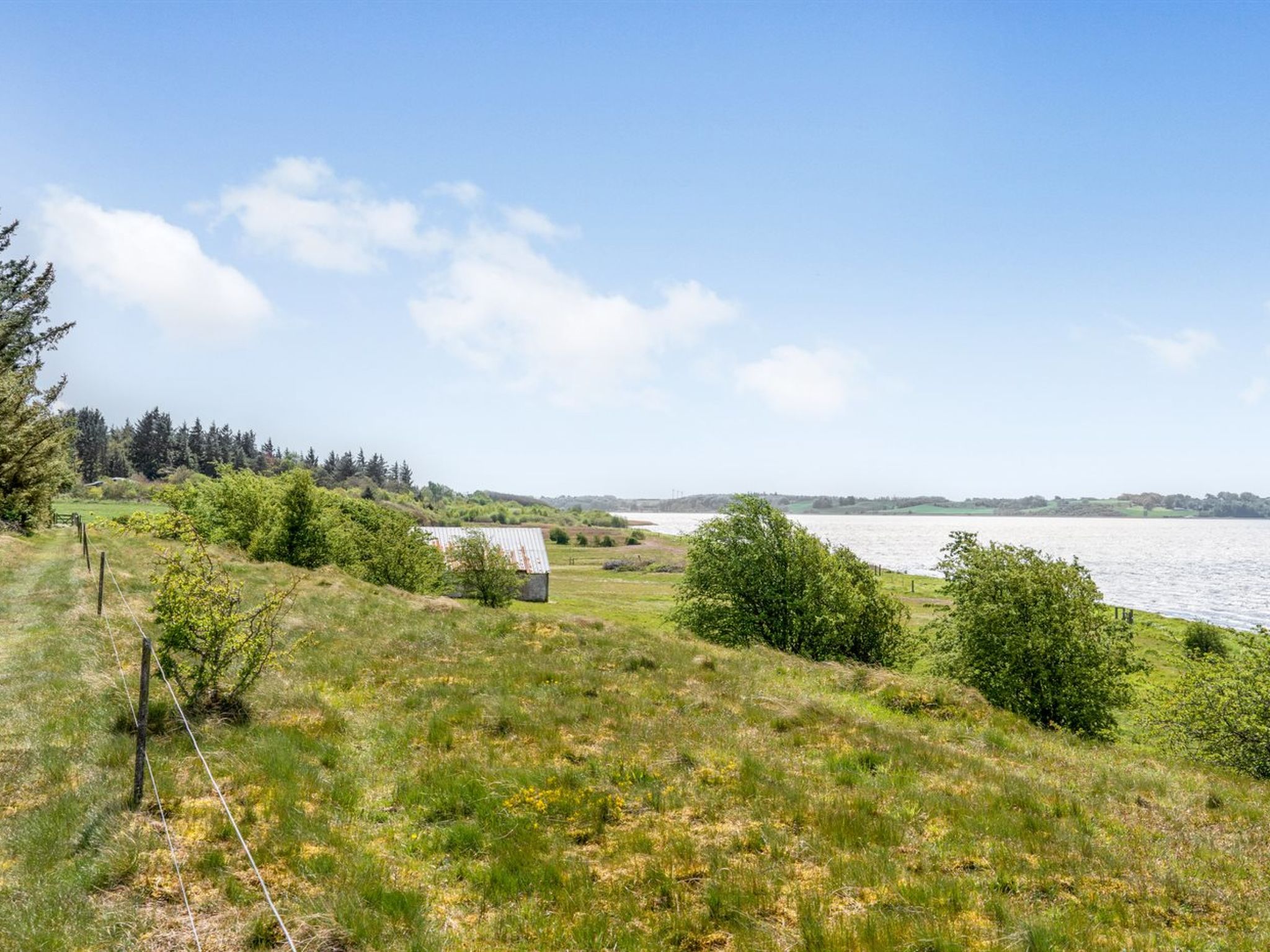 "Arleta" - 250m to the fjord-Buiten