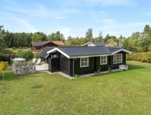 6-persoons vakantiehuis in Ørsted met whirlpool op 400m van zee - thumbnail 2