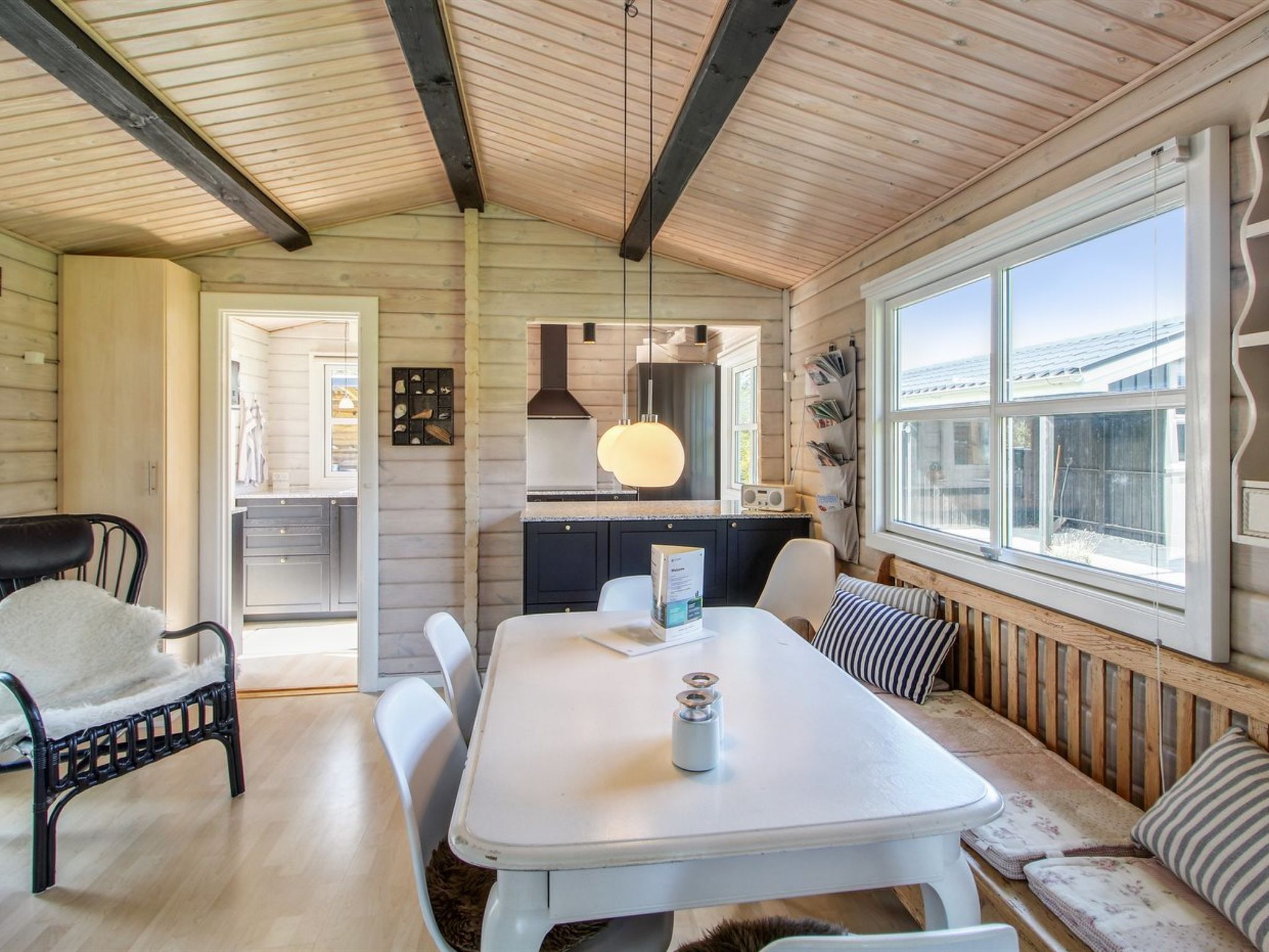 "Botwith" - 400m from the sea - Binnen