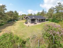 Vakantiehuis met open haard op 300 meter van zee in Ørsted - thumbnail 1
