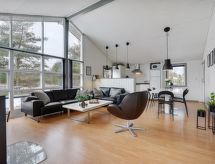 Vakantiehuis met open haard op 300 meter van zee in Ørsted - thumbnail 2