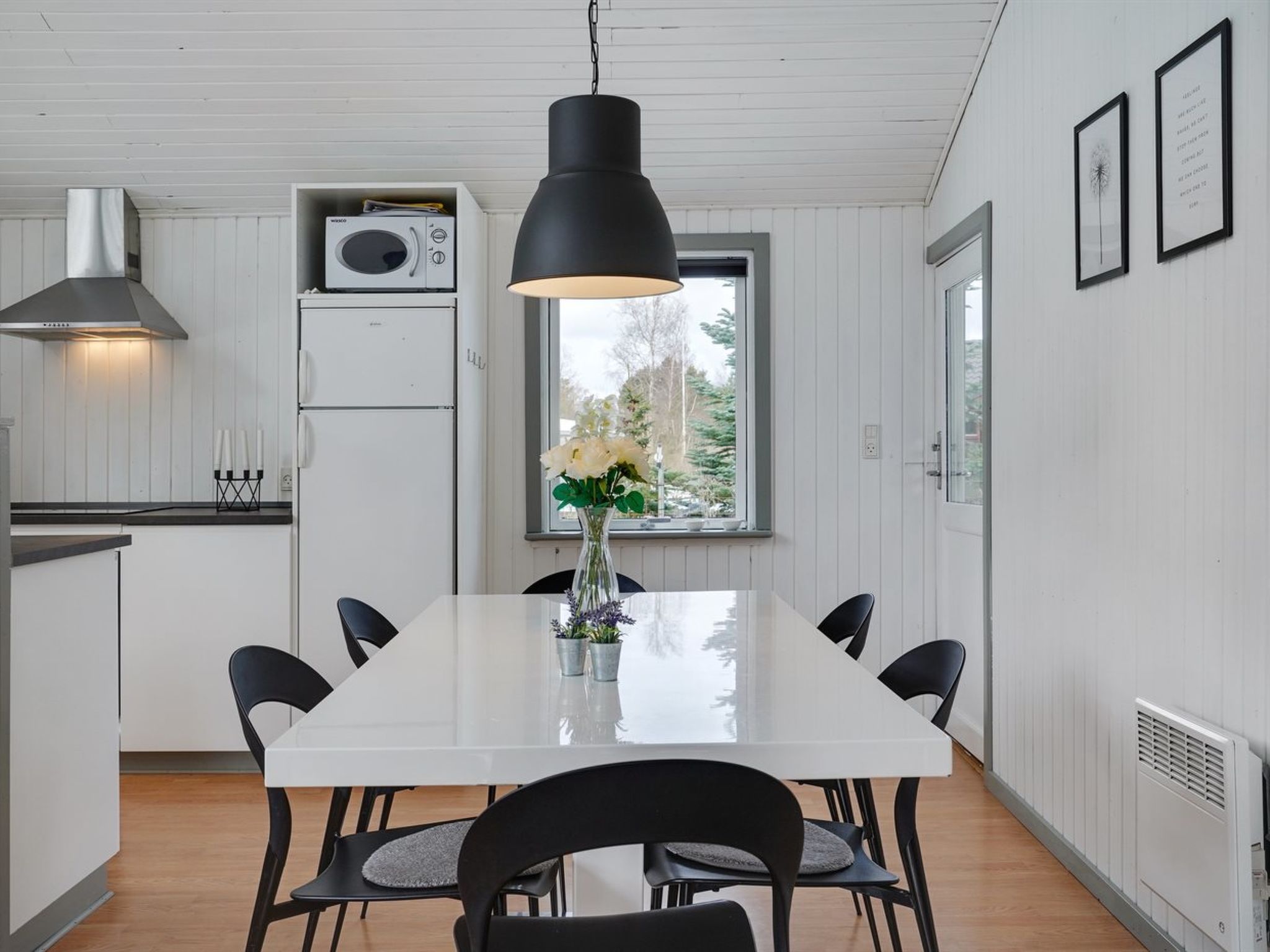 "Aiden" - 300m from the sea - Binnen