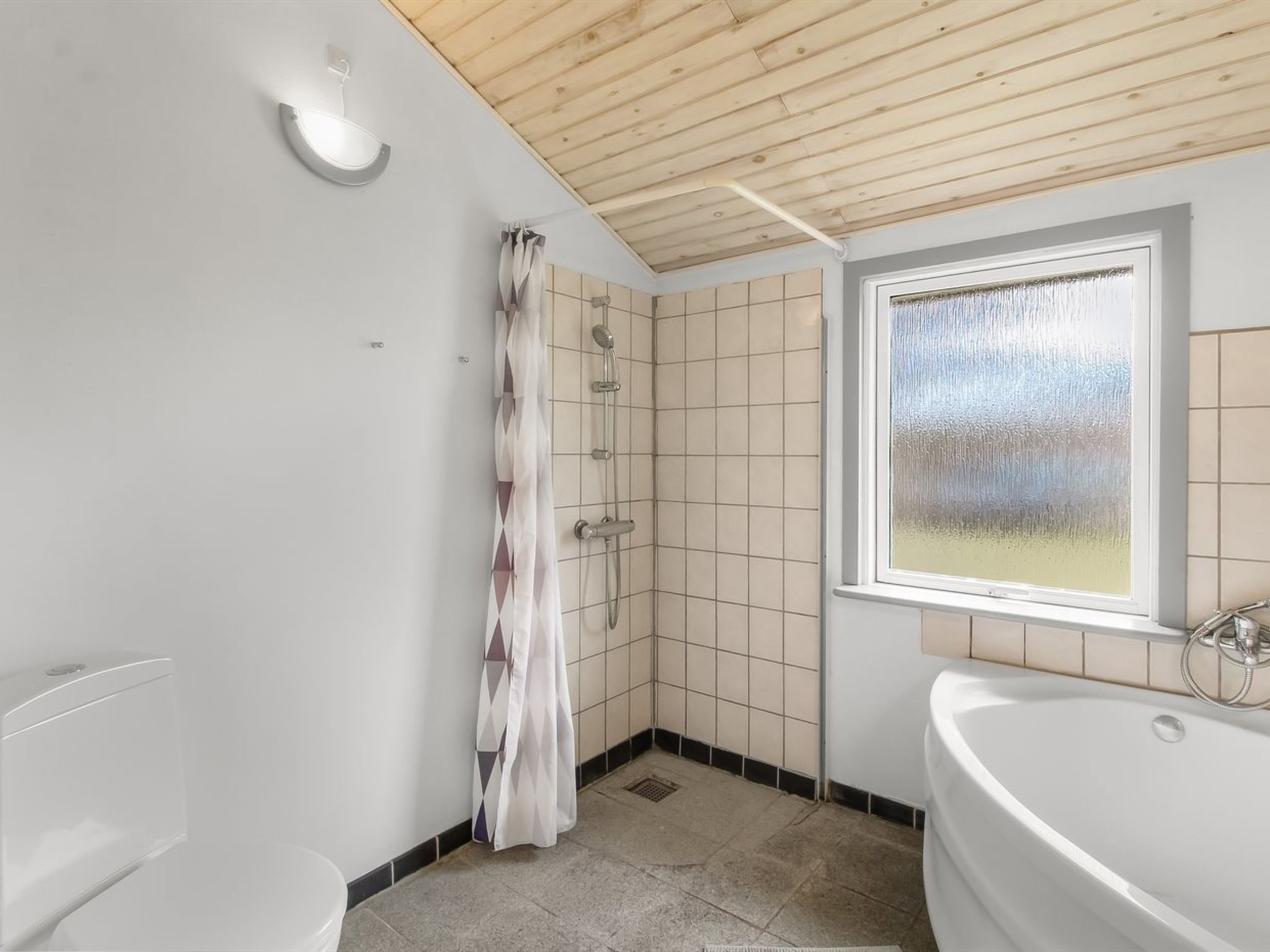 "Aiden" - 300m from the sea - Binnen