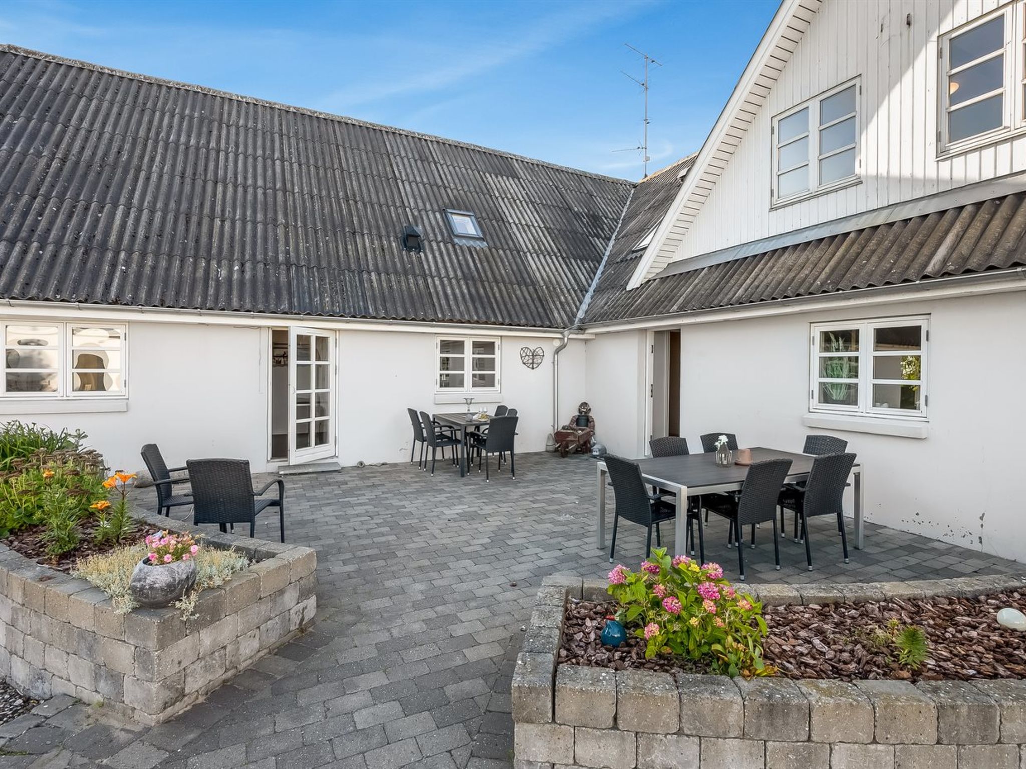 "Pauna" - 2.5km from the sea-Outside