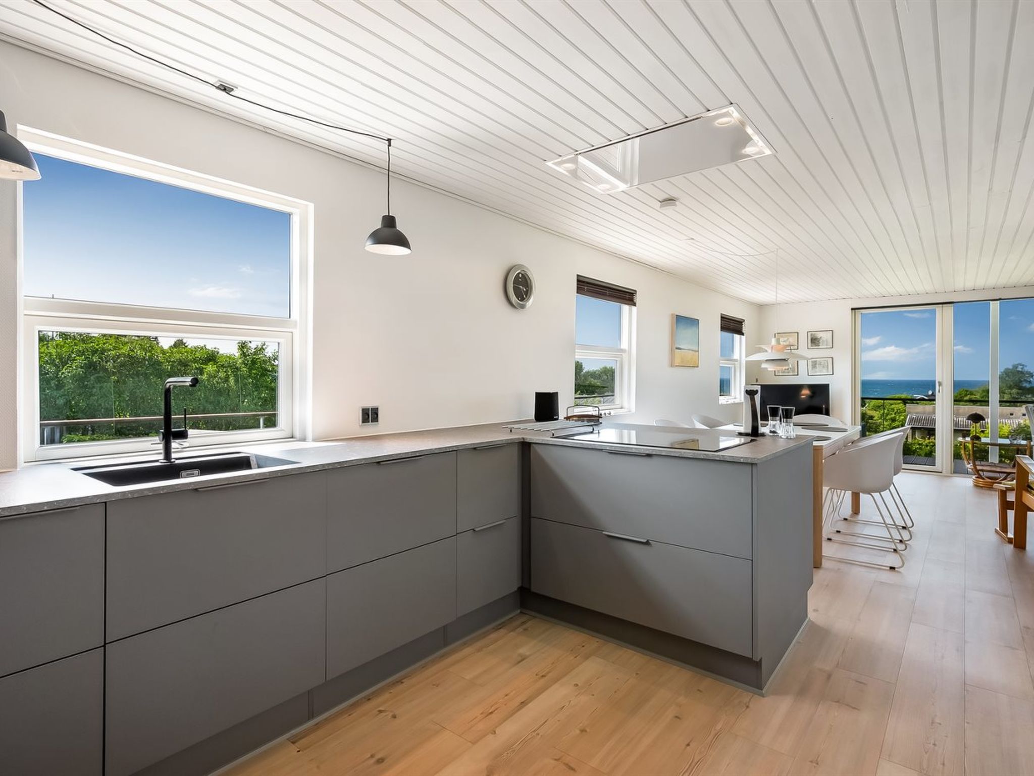 "Akira" - 250m from the sea - Drinnen