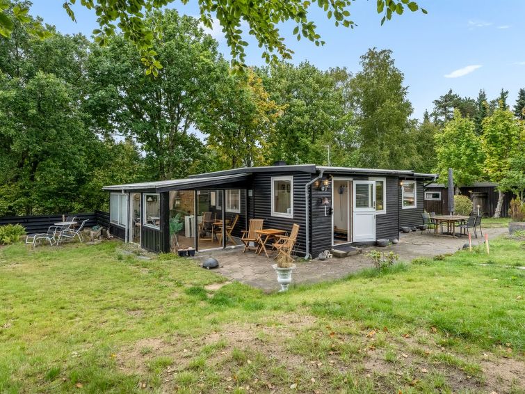 "Thorine" - 800m from the sea in Allingåbro