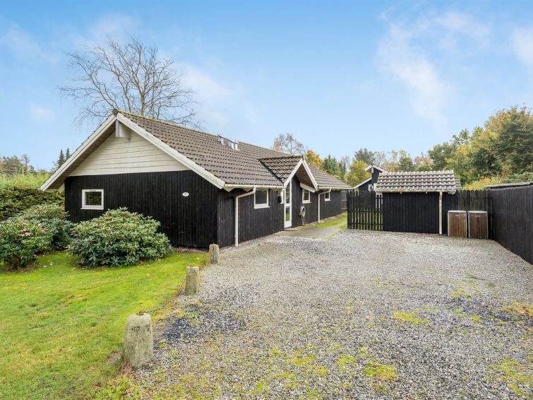 "Kalli" - 350m to the inlet", 4-Zimmer-Haus 84 m2. Objekt geeignet für 6 Erwachsene + 1 Kind. Wohnzimmer mit TV, Radio, CD, Stereoanlage und DVD. 1 Zimmer mit 1 Doppelbett. 1 Zimmer mit 2 Betten. Stu..