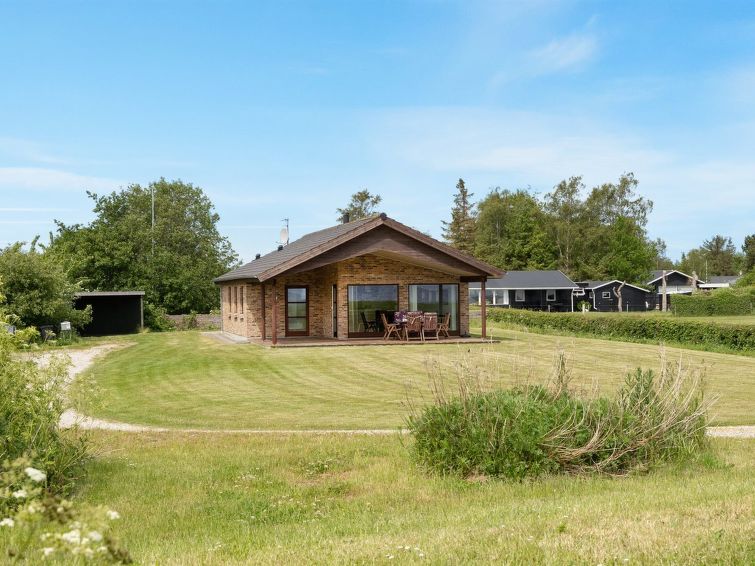 Vakantiehuis aan zee in Storvorde met sauna en open haard in Storvorde