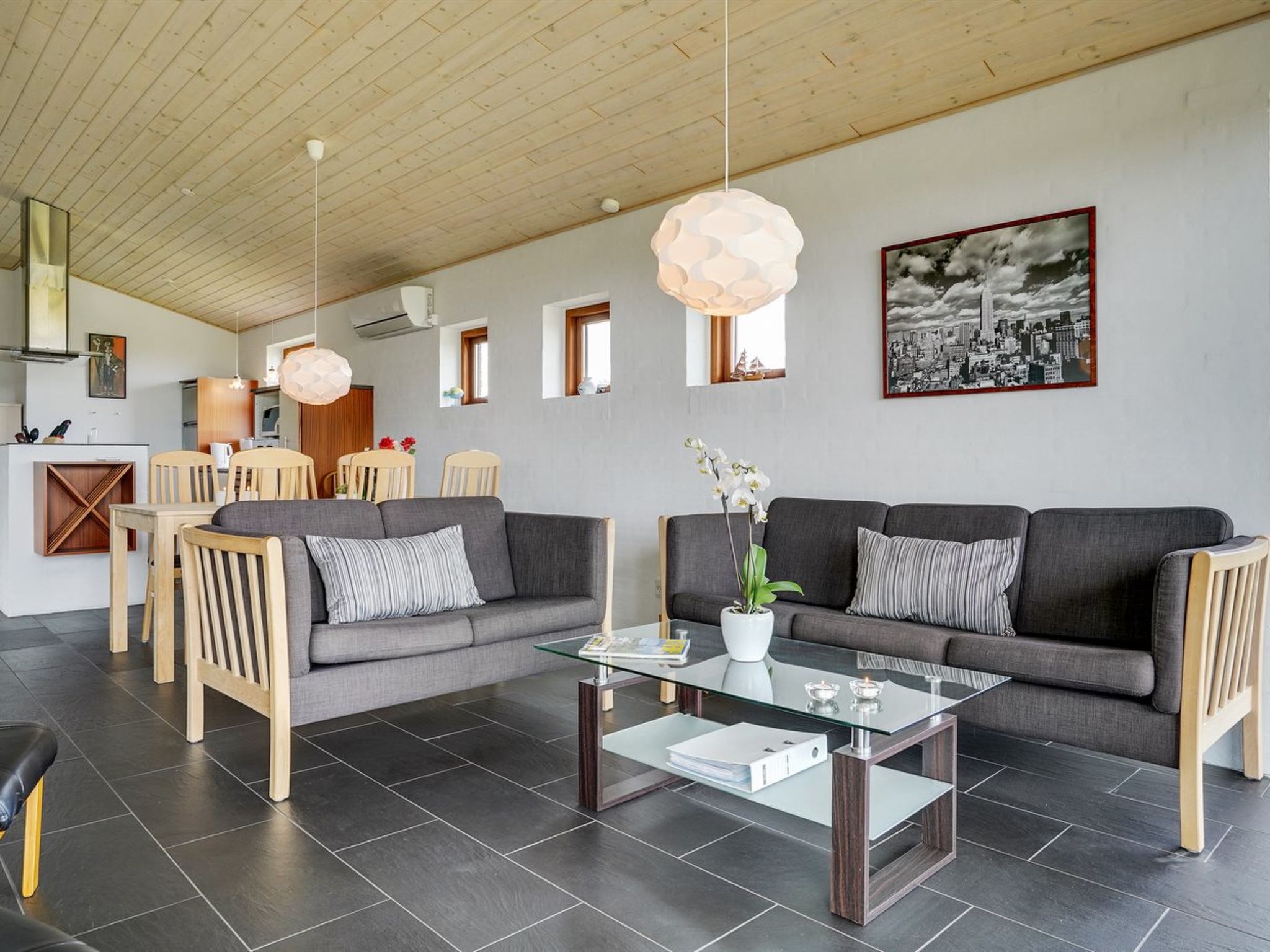 "Roope" - 50m from the sea-Drinnen