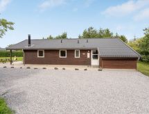 Ruime vakantiewoning Alvi met sauna op 400 meter van de fjord bij Storvorde - thumbnail 1