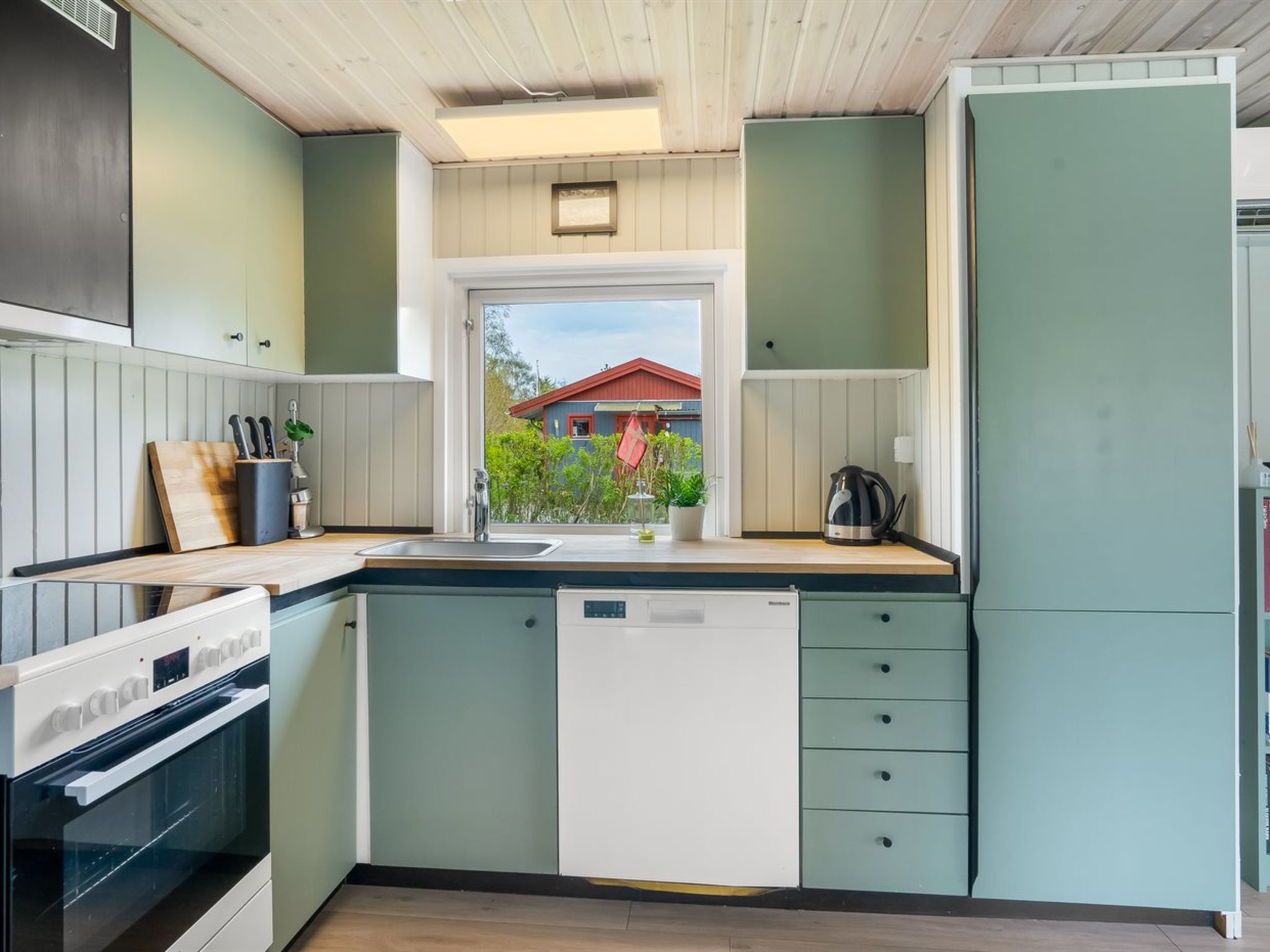 "Alkil" - 350m to the fjord-Inside