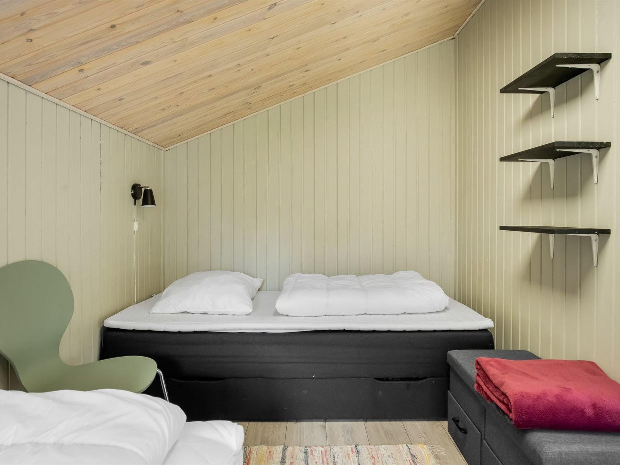 "Alkil" - 350m to the fjord-Inside