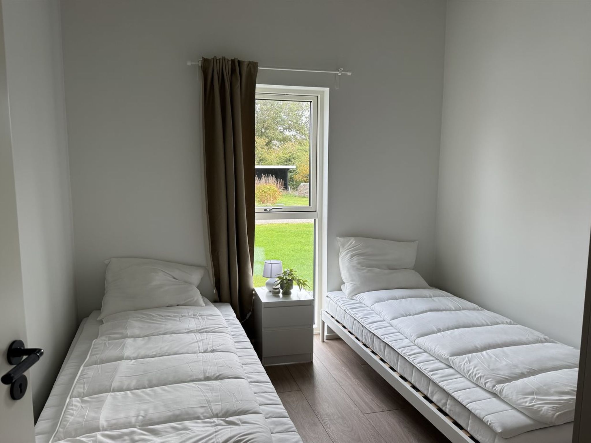 "Barnet" - 180m to the fjord-Binnen