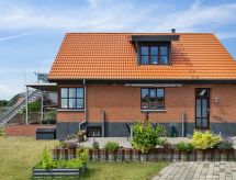 Op 500 m van zee: Ruim vakantiehuis met zeezicht in Sæby - thumbnail 1