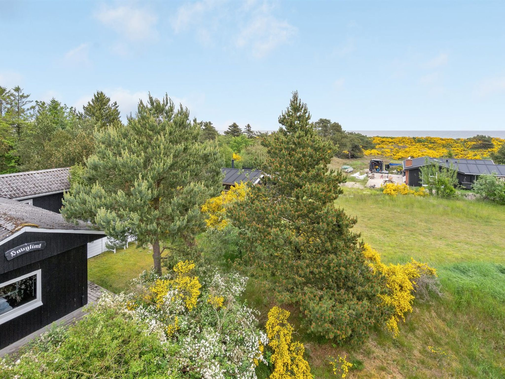 "Jaskirt" - 125m from the sea