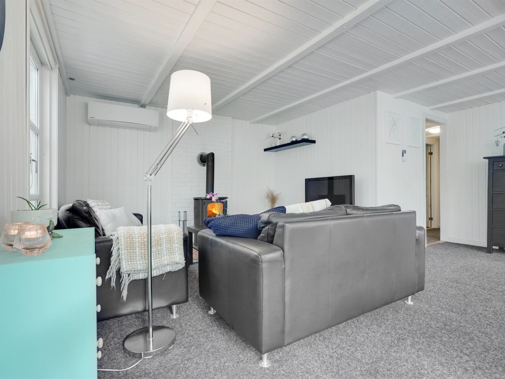 "Gunward" - 1.5km from the sea - Binnen