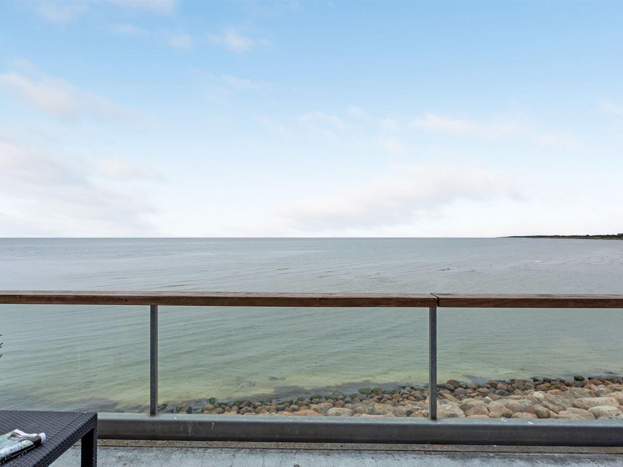 "Femme" - 15m from the sea-Draußen
