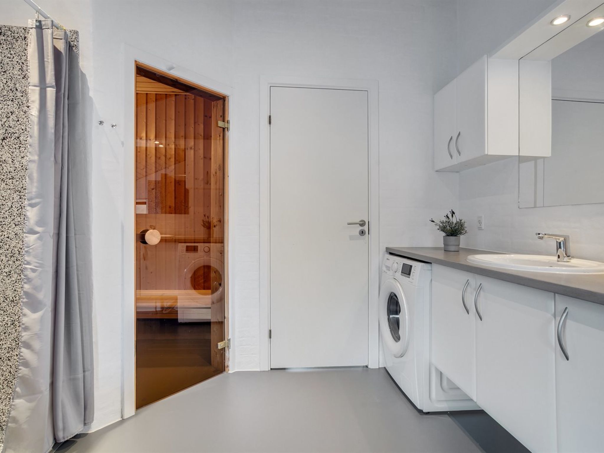 "Sirpa" - 1km from the sea - Binnen