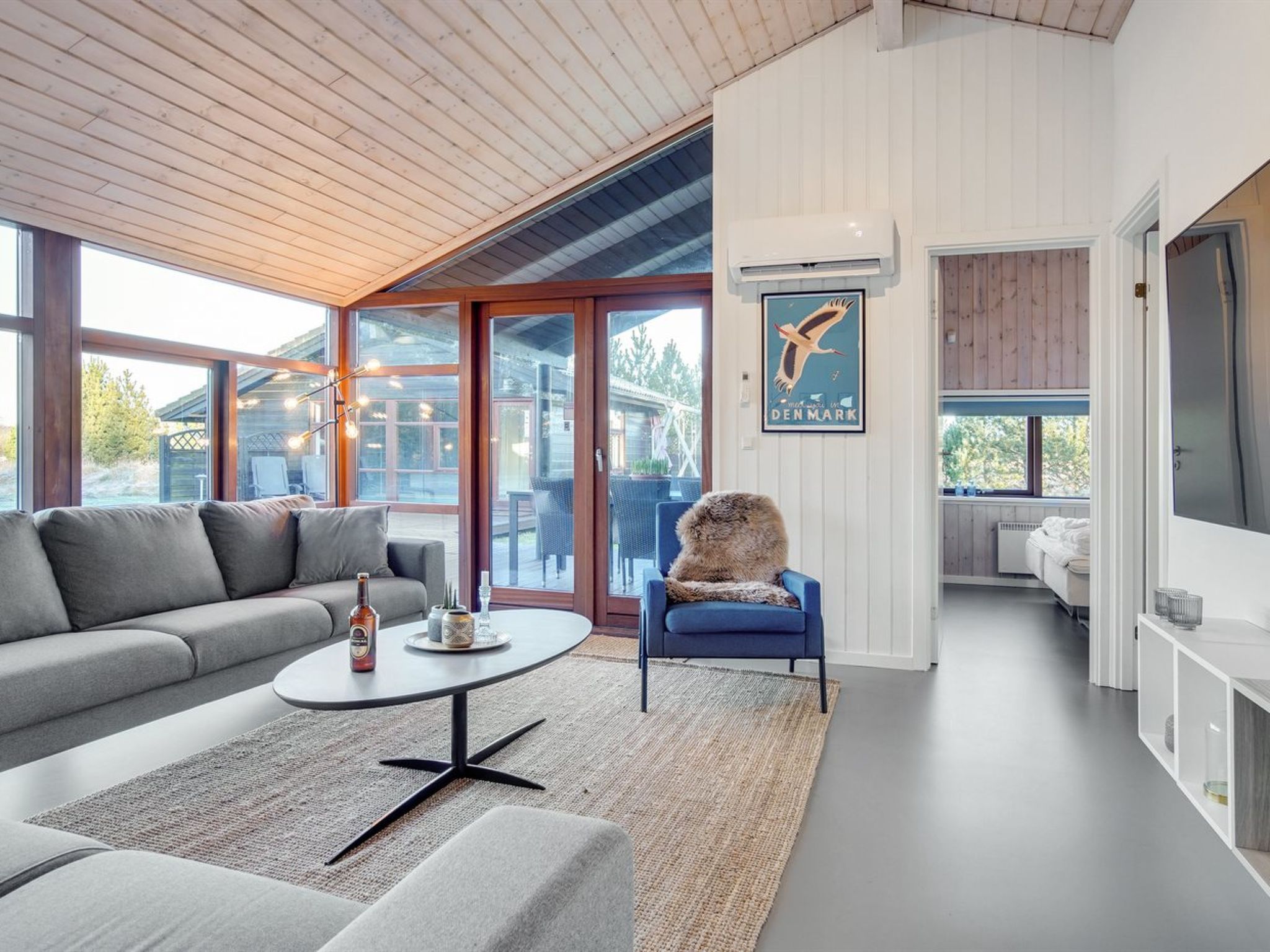 "Sirpa" - 1km from the sea - Binnen