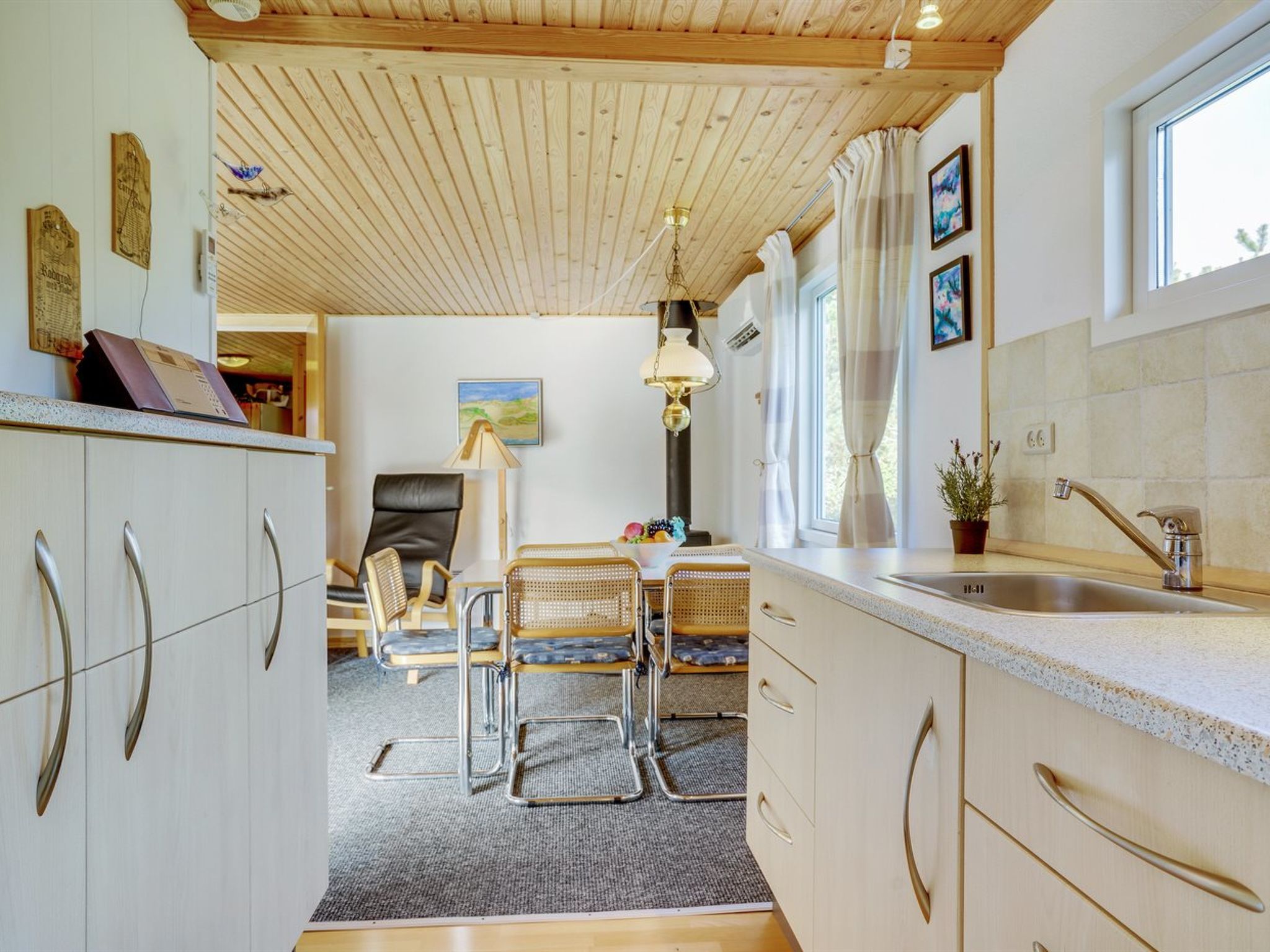 "Hilleborg" - 100m from the sea - Binnen
