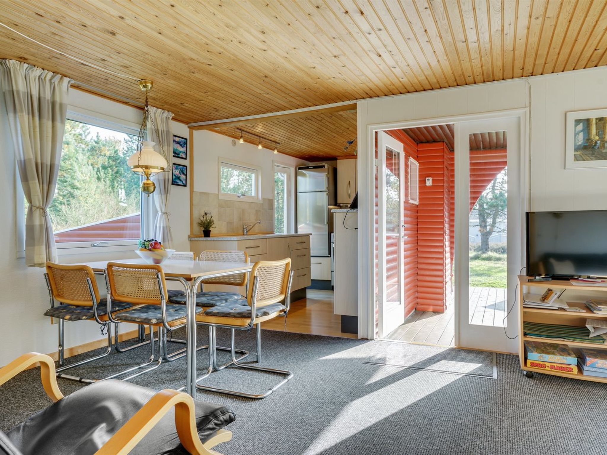 "Hilleborg" - 100m from the sea - Binnen