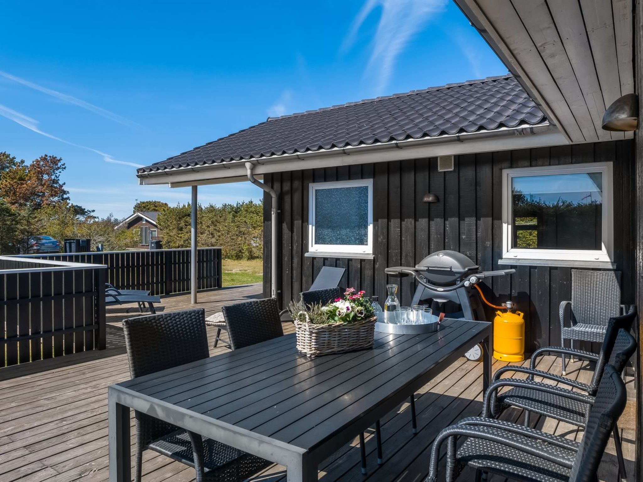 "Lirim" - 50m from the sea - Buiten