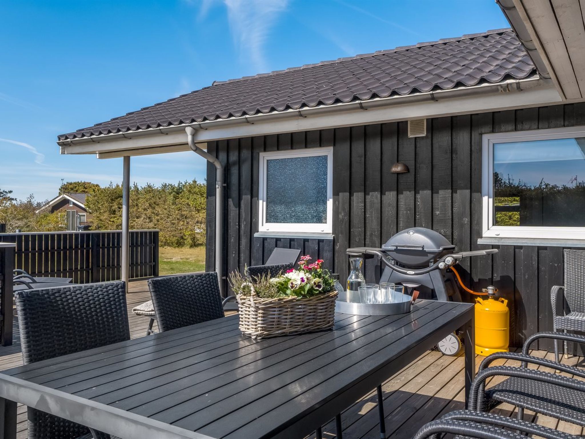"Lirim" - 50m from the sea - Buiten