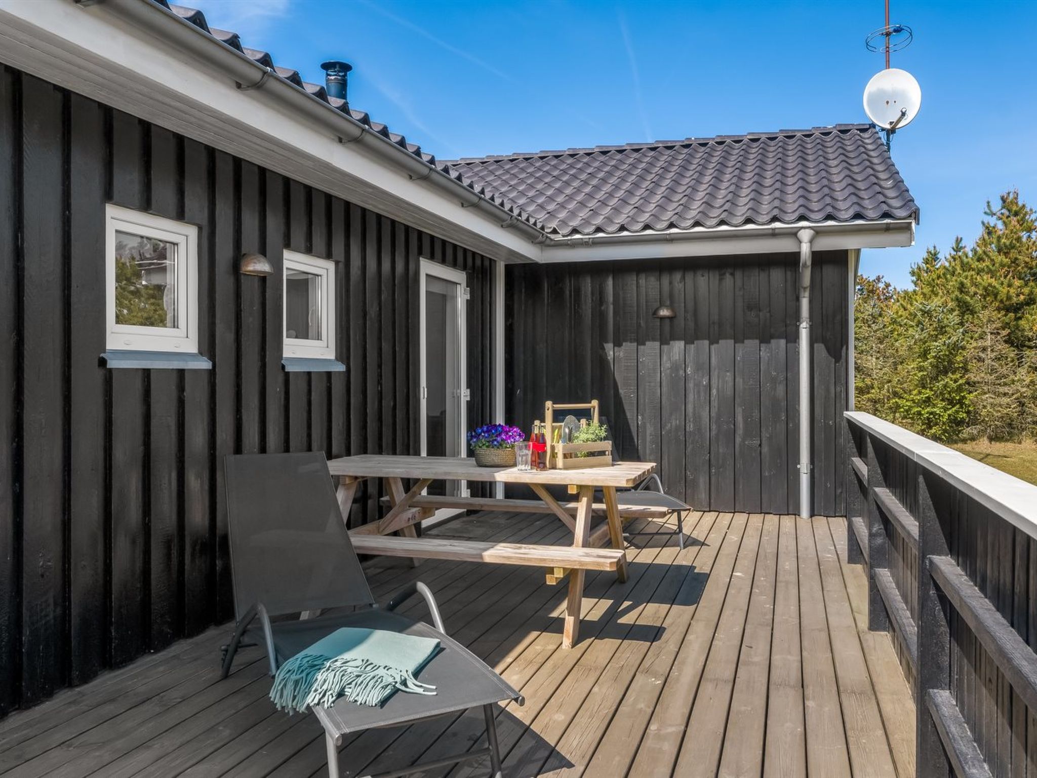 "Lirim" - 50m from the sea - Buiten