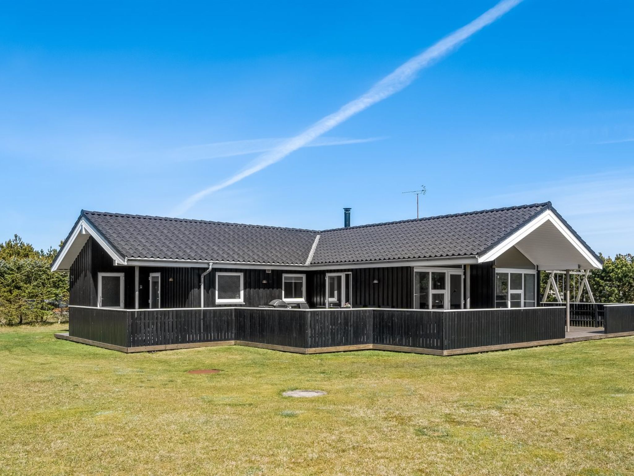 "Lirim" - 50m from the sea - Buiten