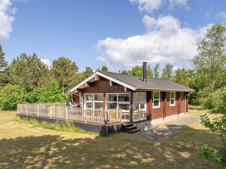 "Nahima" - 350m from the sea", huis 3-kamers 64 m2. Het objekt is geschikt voor 6 volwassenen. Woonkamer met TV. 1 kamer met 1 2-pers bed. 1 kamer met 1 2-pers bed. 1 kamer met 1 2-pers bed. Keuken (o..
