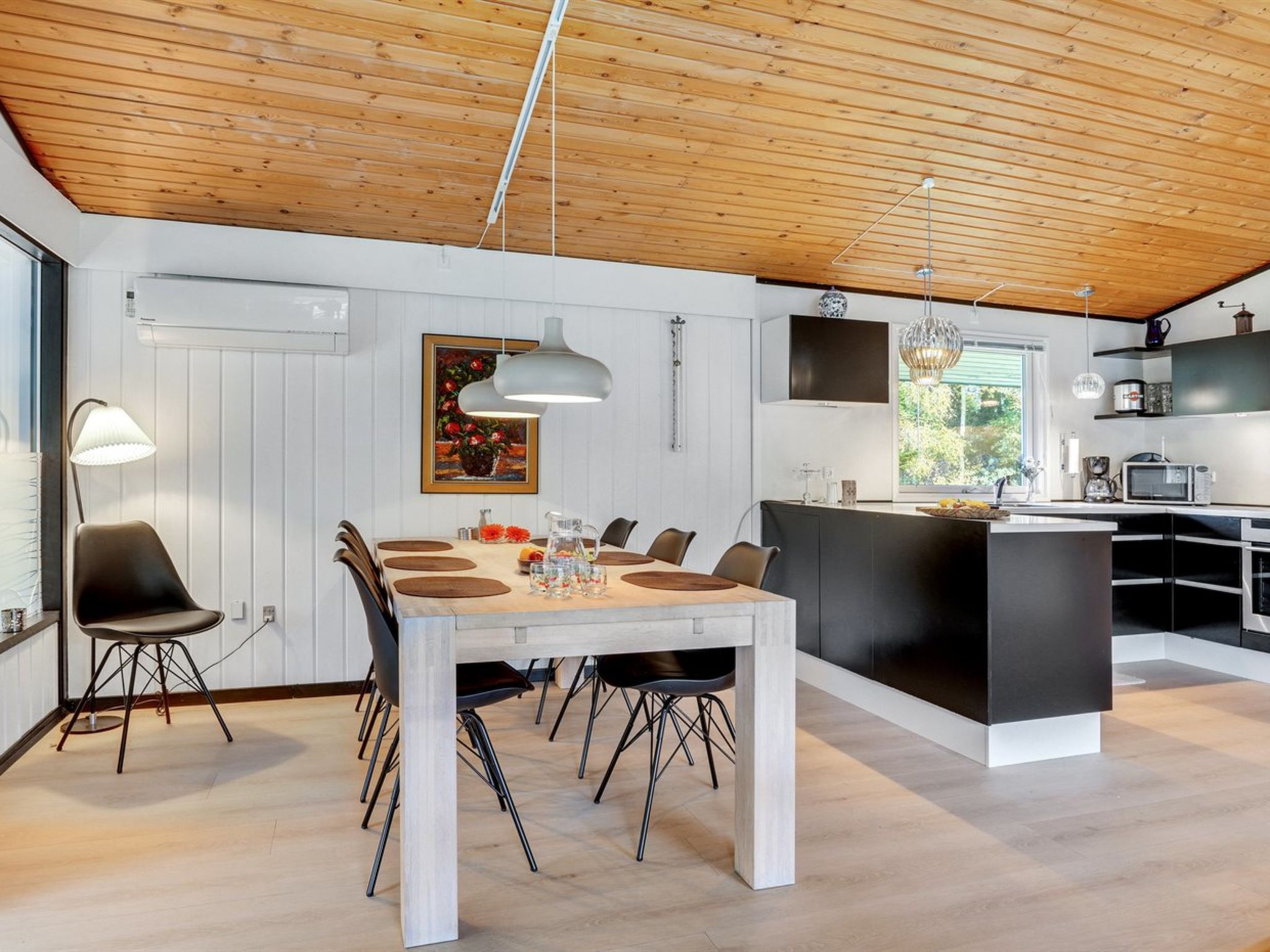 "Alida" - 1.1km from the sea