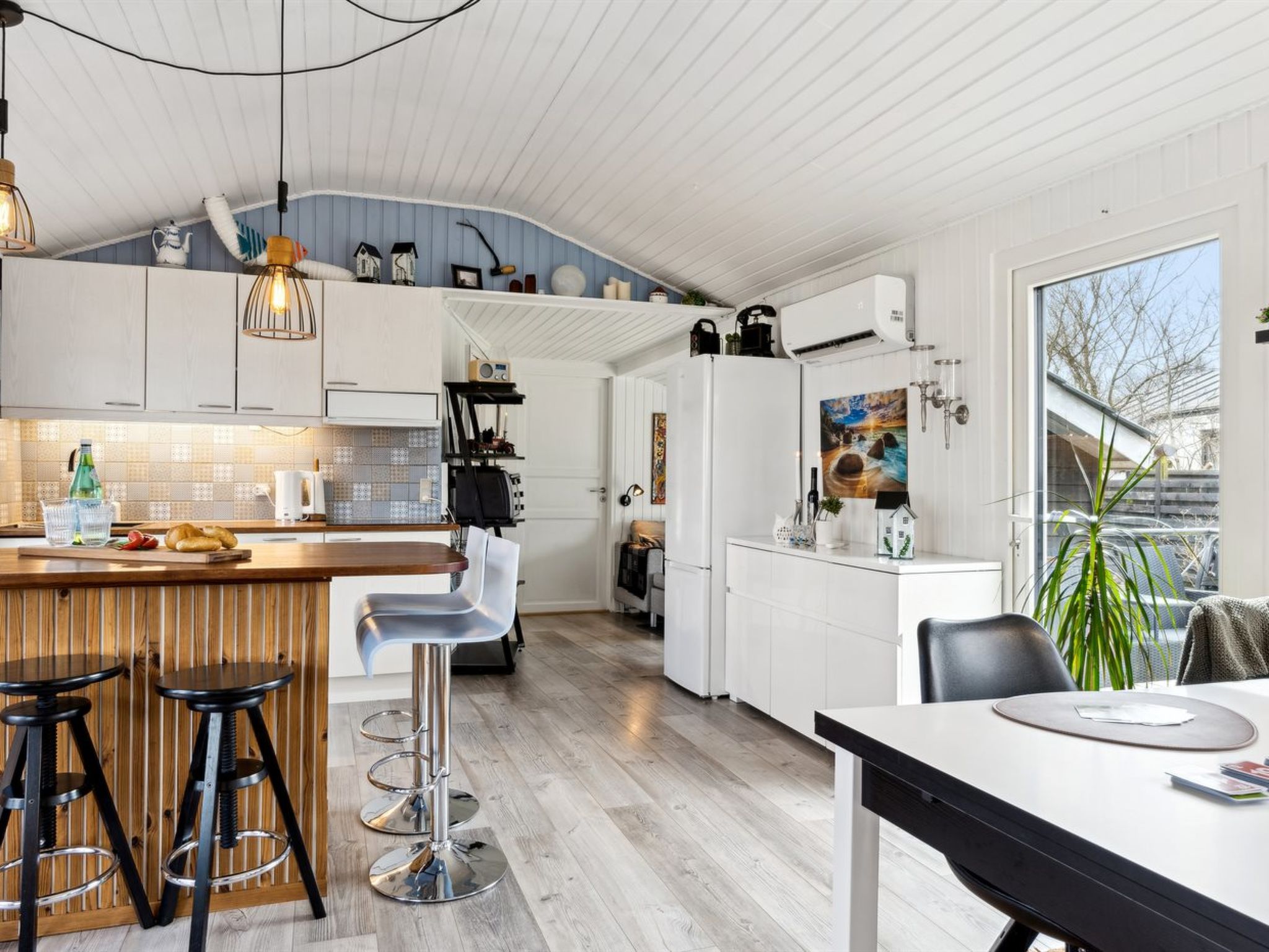 "Tjarven" - 300m from the sea - Inside