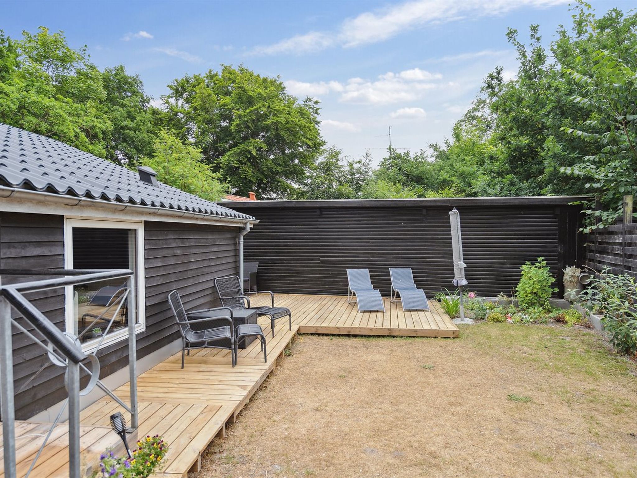 "Tjarven" - 300m from the sea - Outside