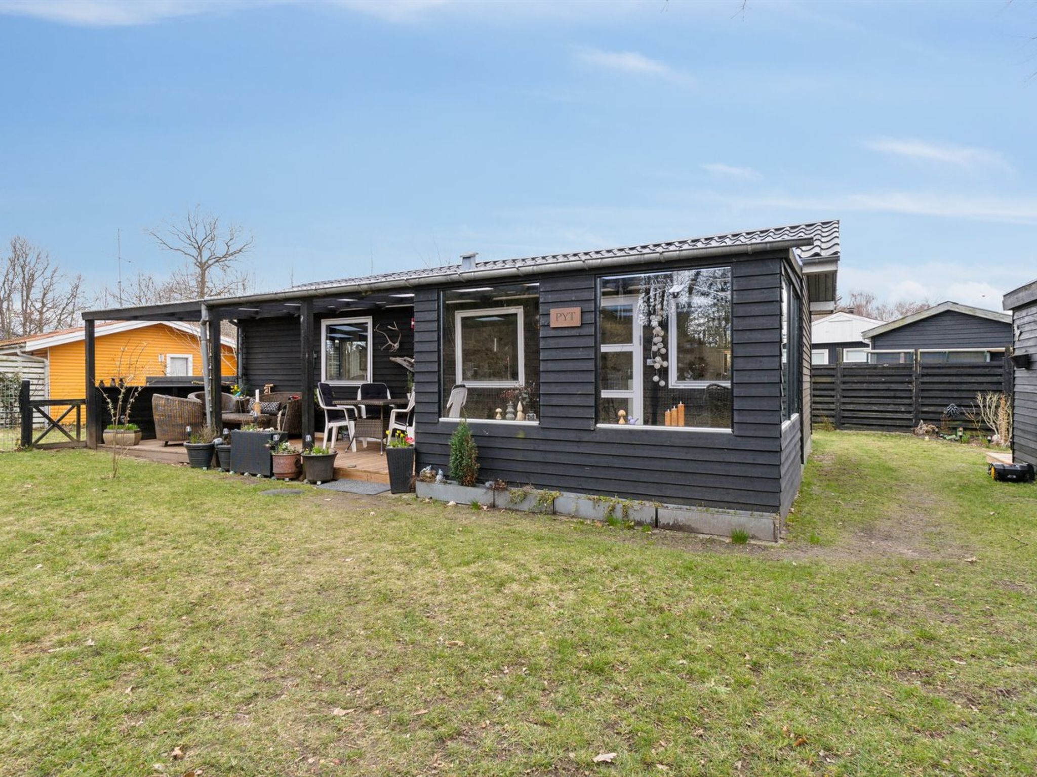 "Tjarven" - 300m from the sea - Outside