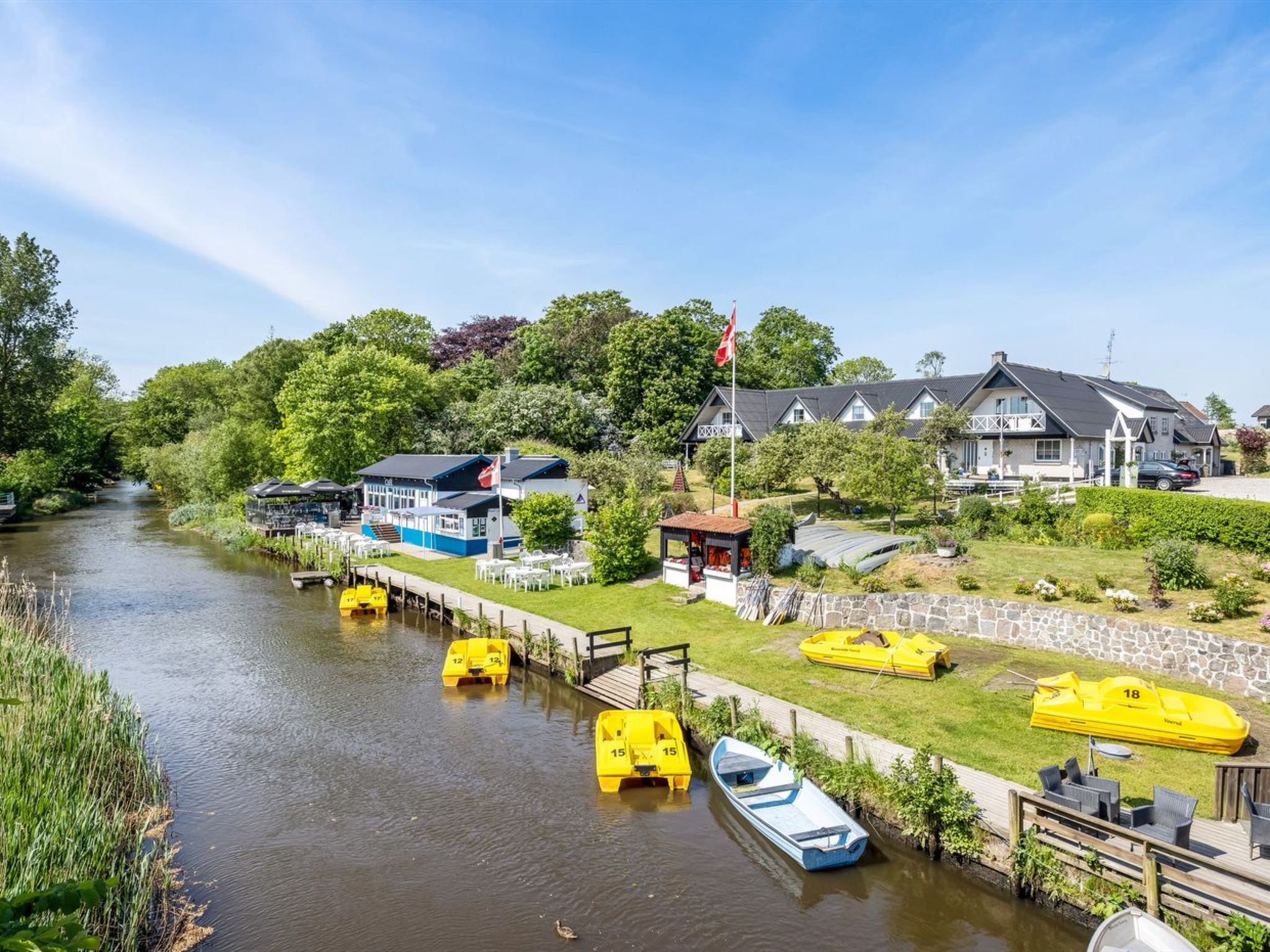 "Gilbert" - 500m from the sea - Binnen