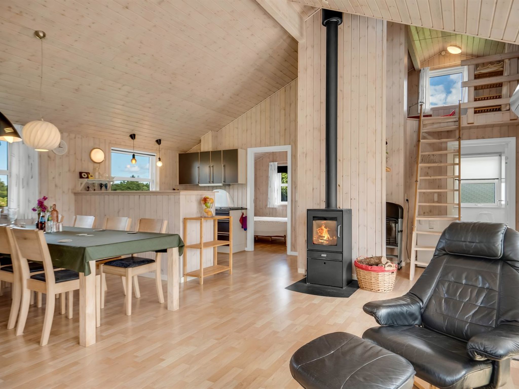"Lari" - 600m from the sea - Binnen