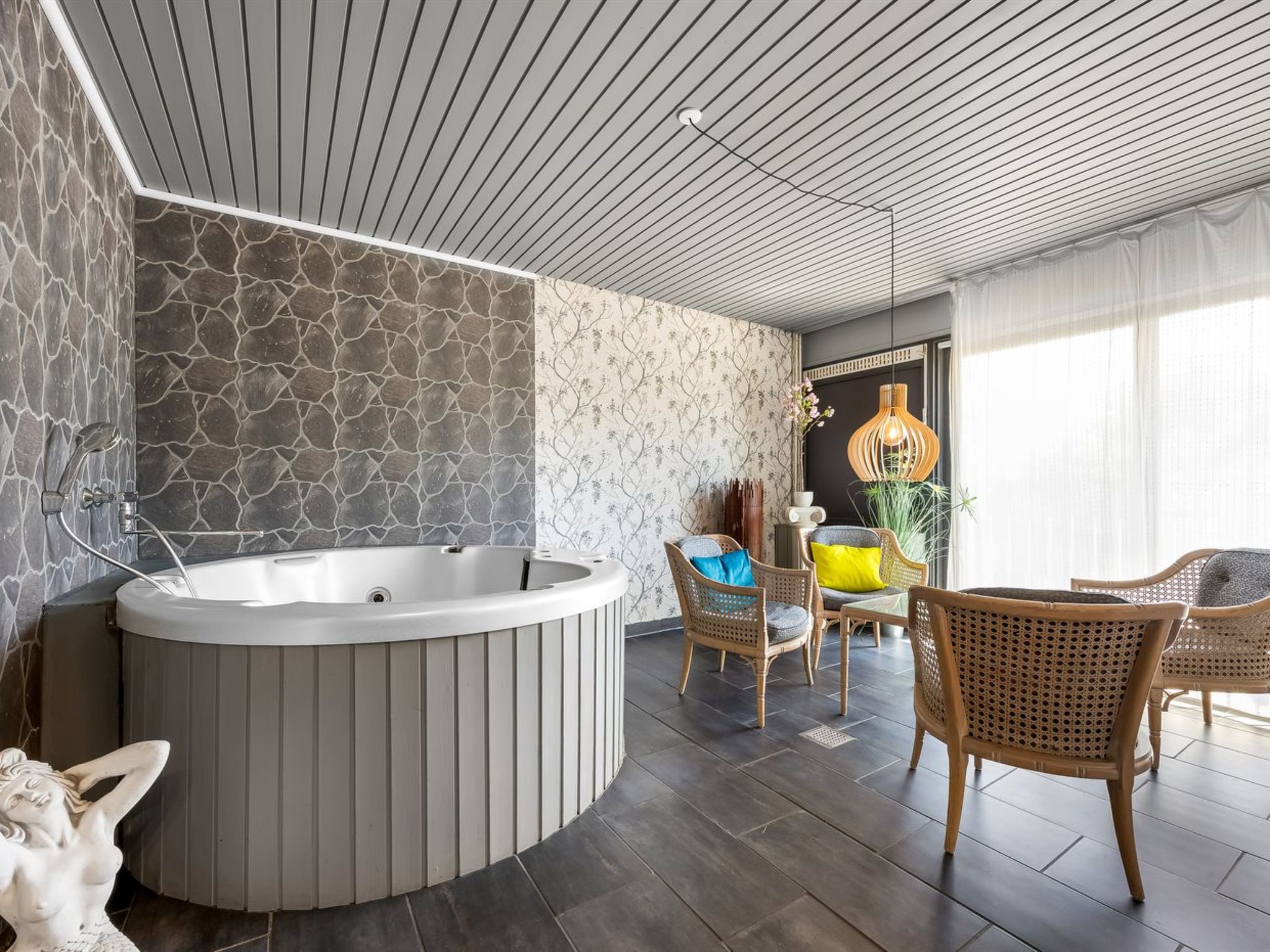 "Solvey" - 400m from the sea-Binnen
