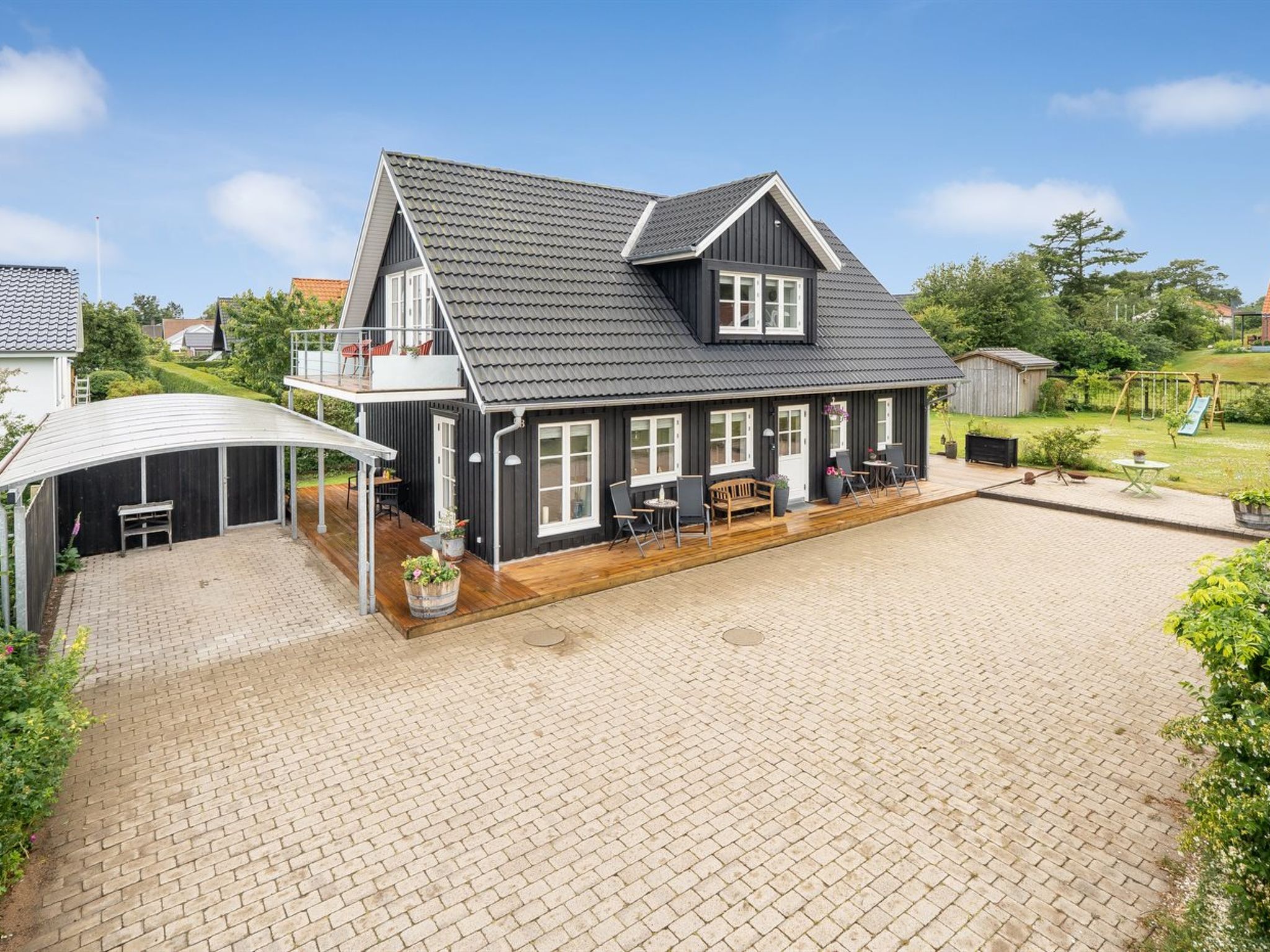"Brune" - 330m from the sea