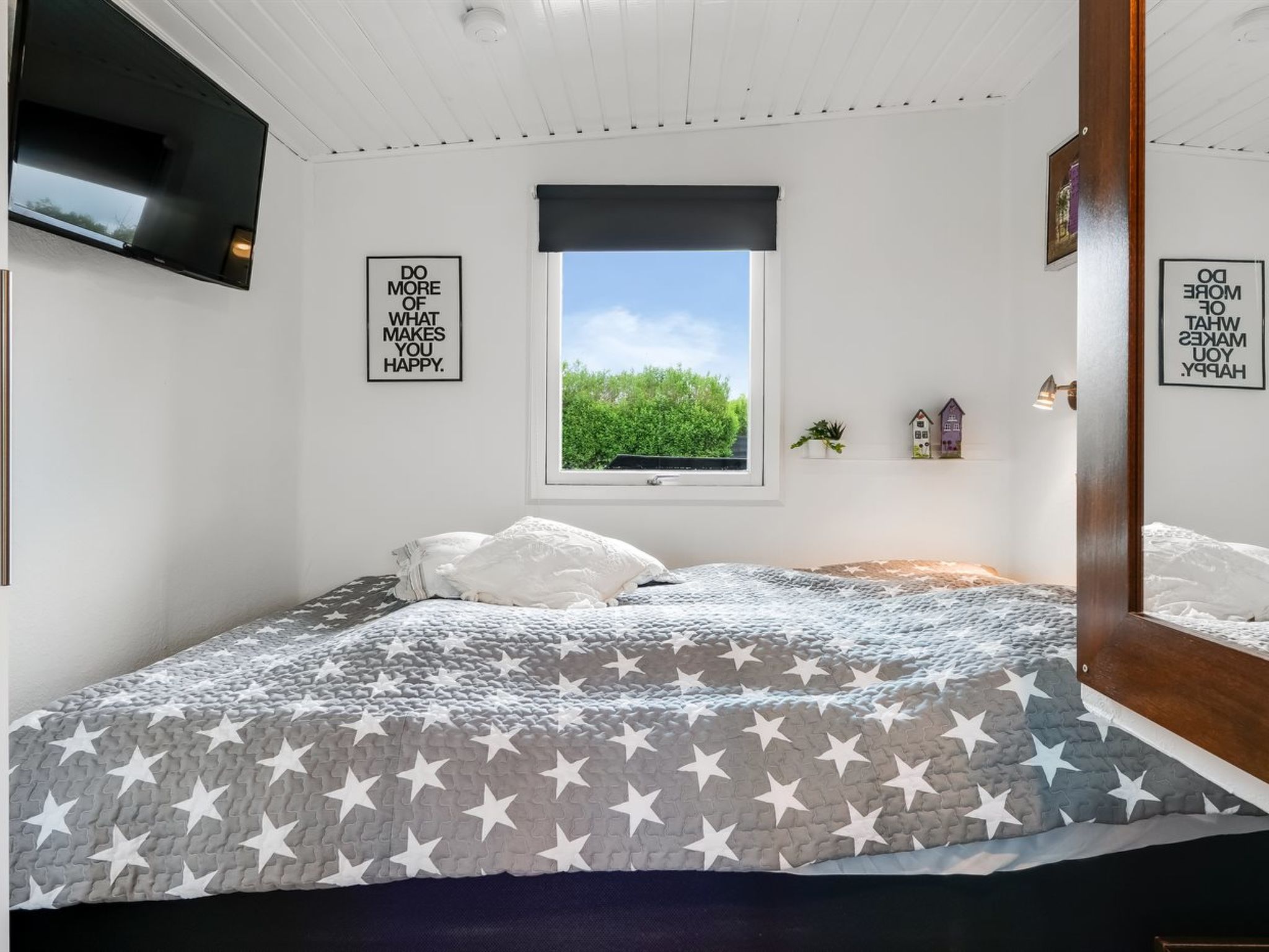 Photo of "Manina" - 230m from the sea