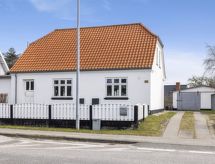 8-persoons vakantiehuis in Sæby op slechts 700 meter van zee - thumbnail 1