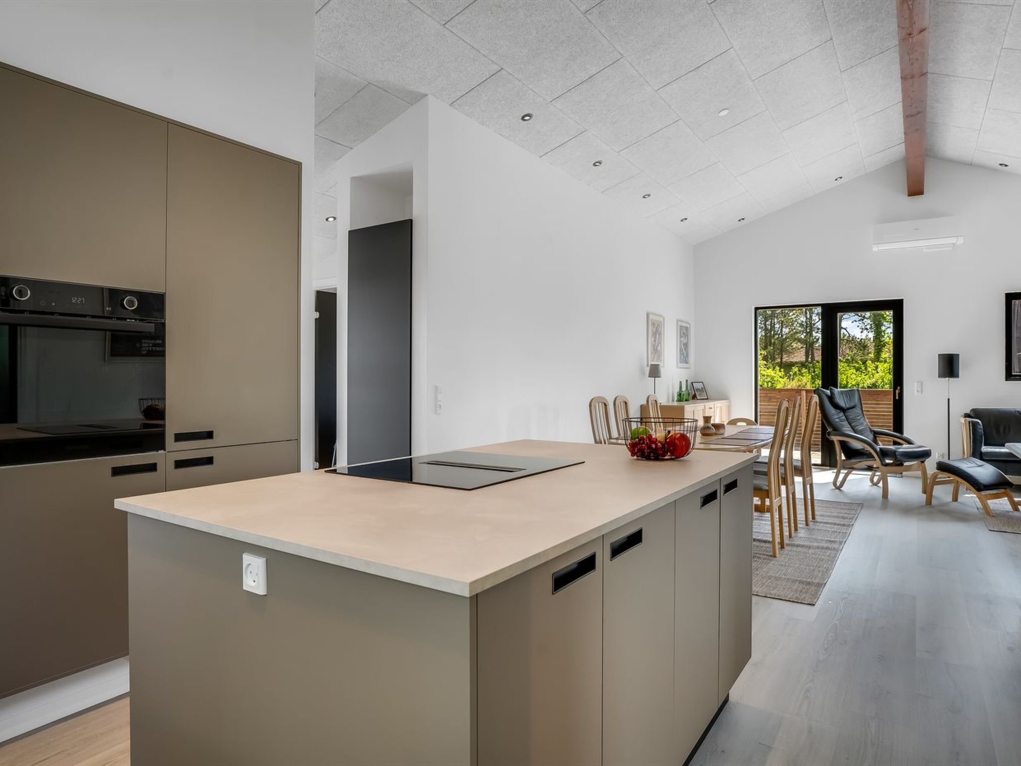 "Jerrik" - 200m from the sea-Binnen