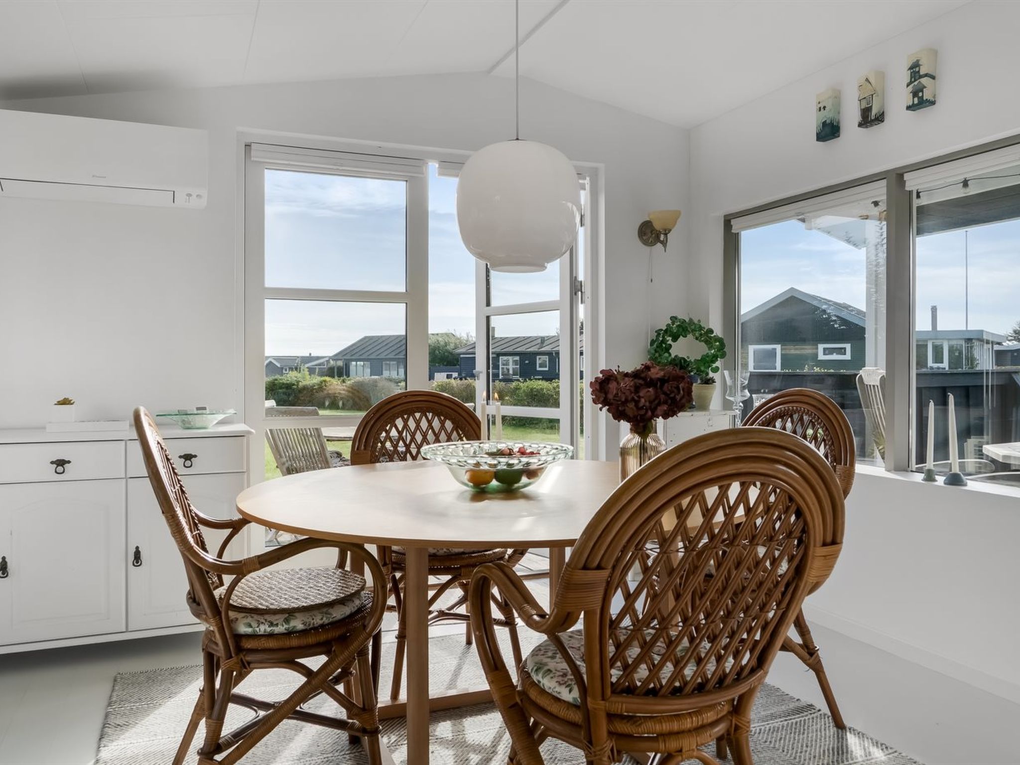 "Thit" - 90m from the sea-Drinnen