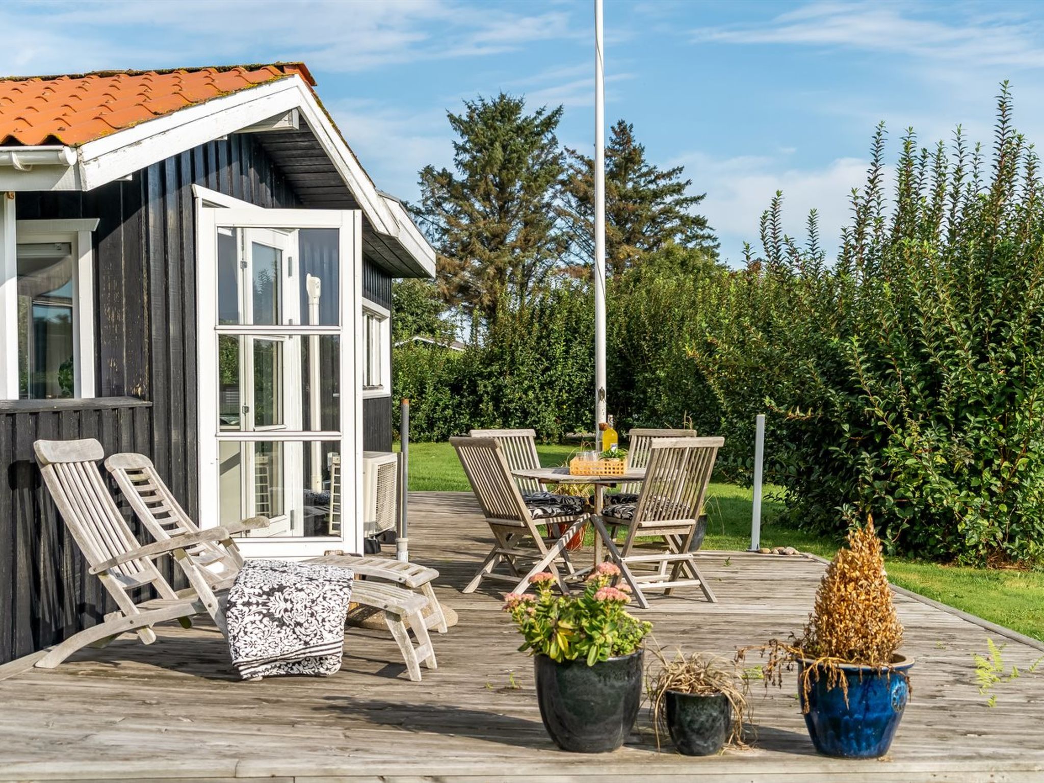 "Thit" - 90m from the sea